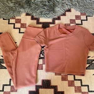 Alo Yoga mauve waffle set